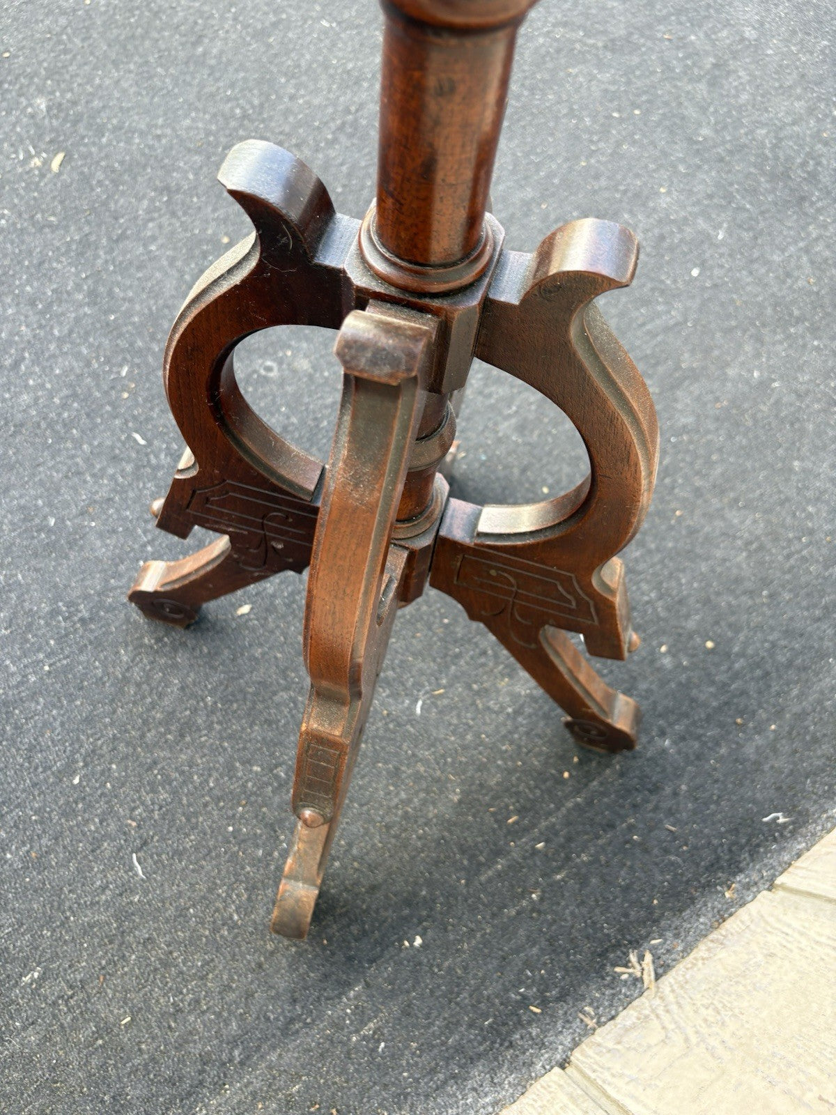 66665  Antique Victorian Marble Top Lamp Table