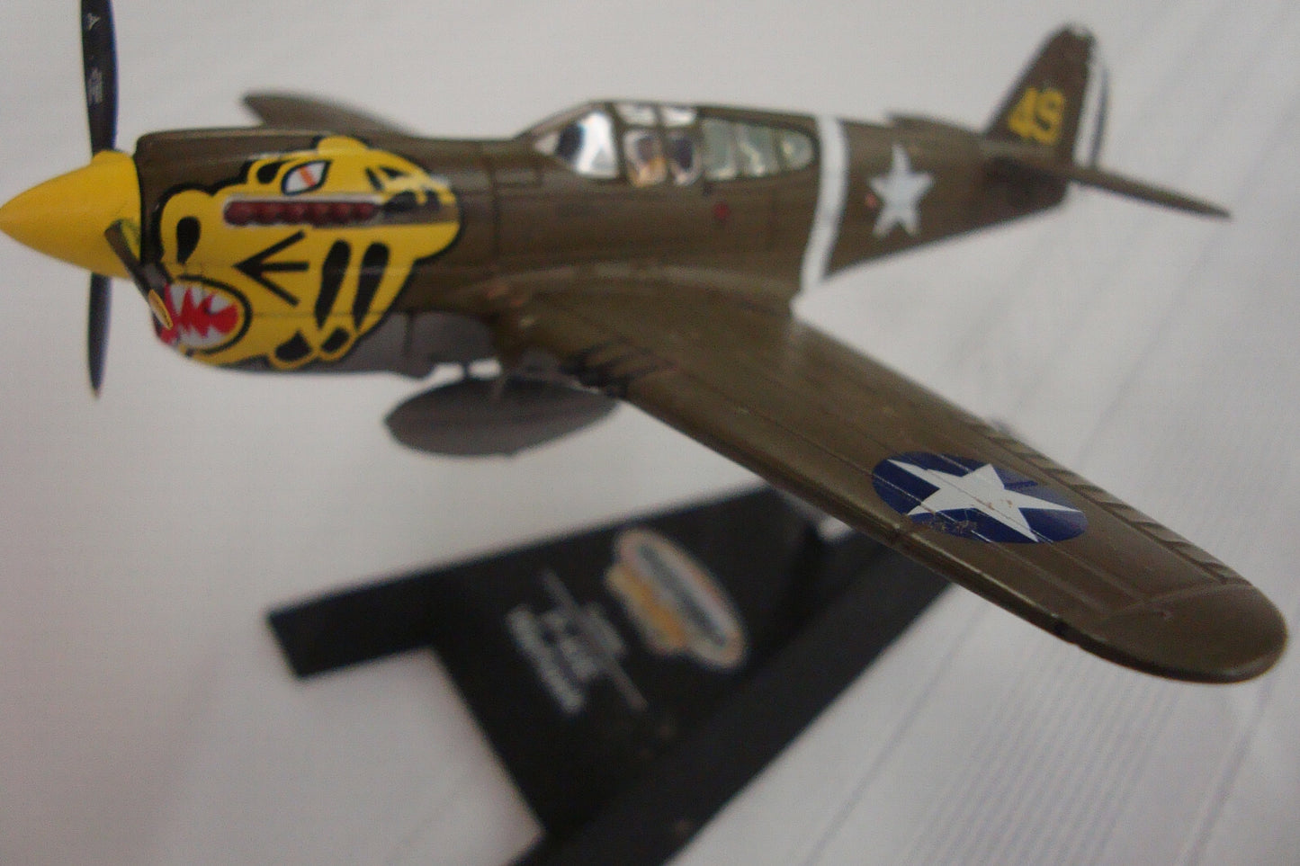 ES39 MATCHBOX Collectables WWII Curiss P-40E Warhawk "Aleutian Tigers"