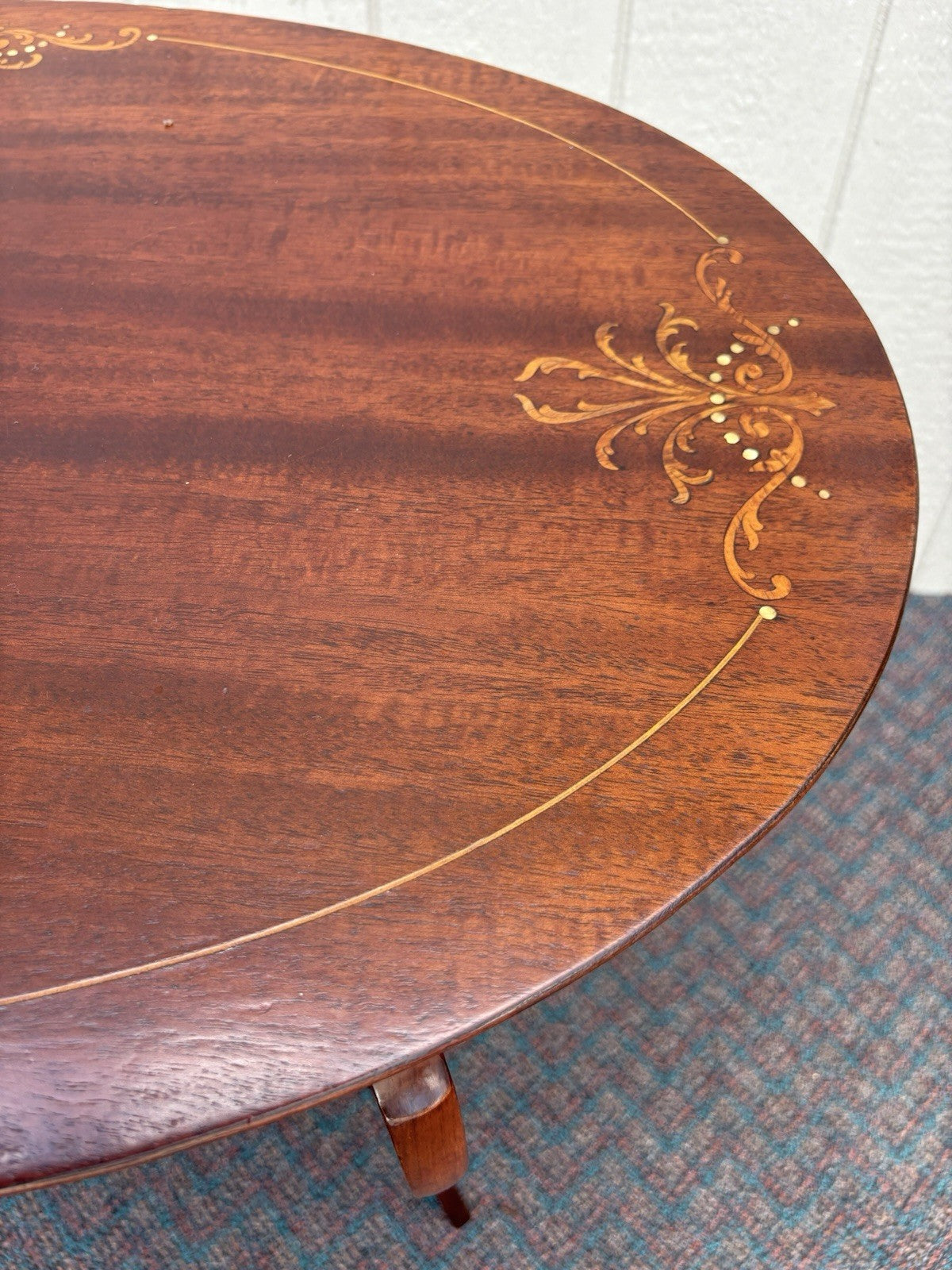 66976 Oval Mother of Pearl Inlaid Lamp Table Stand