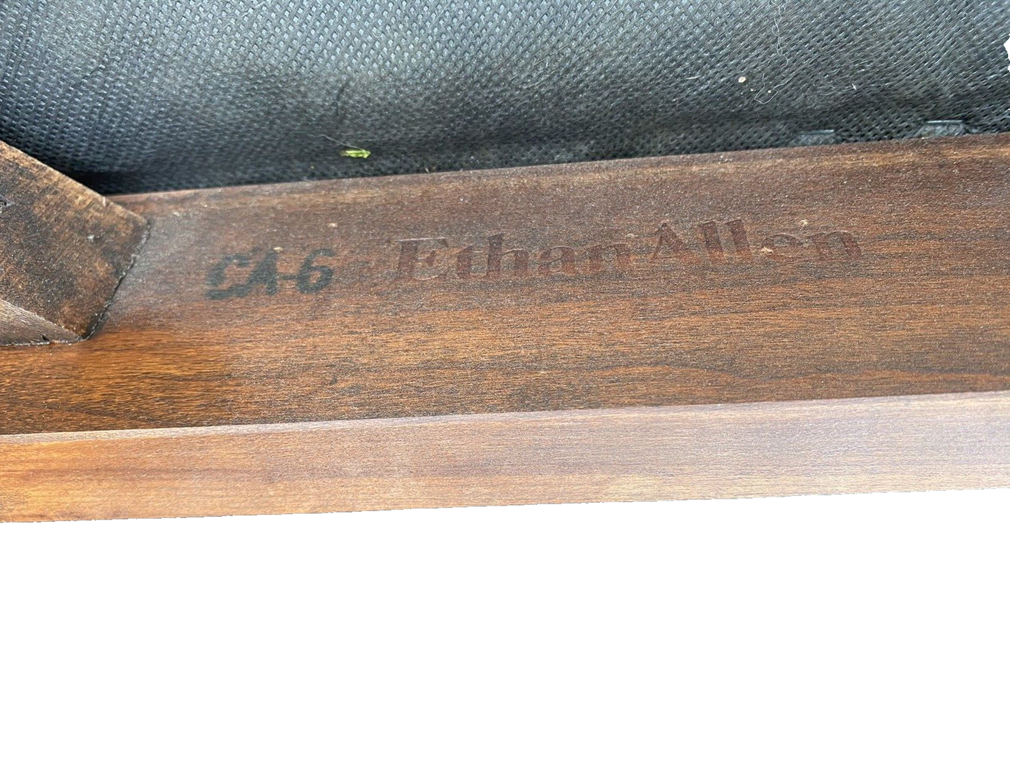 65995   Mahogany ETHAN ALLEN Corner Chair