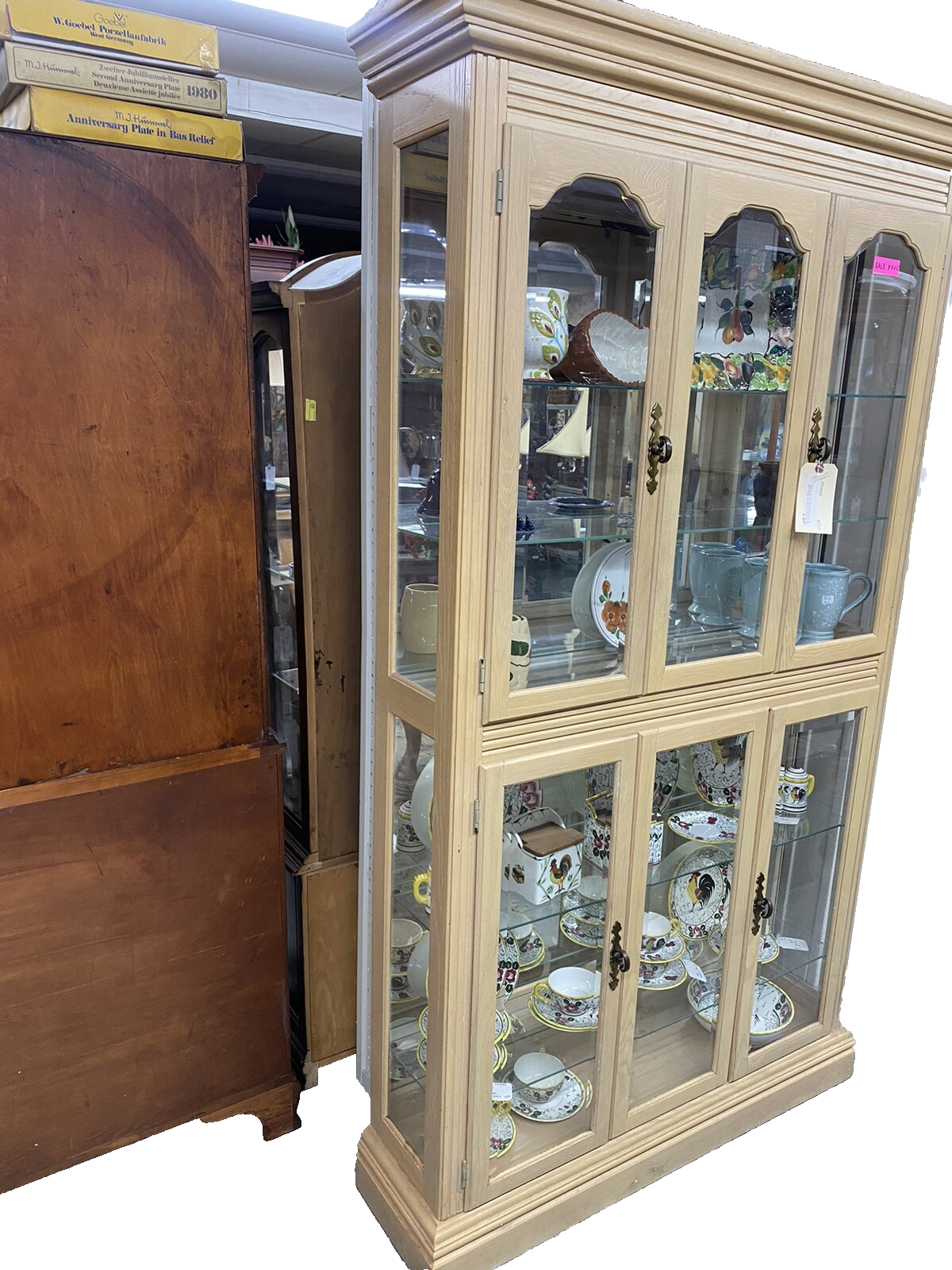 57044 PULASKI CURIO CHINA CABINET FACTORY Finish