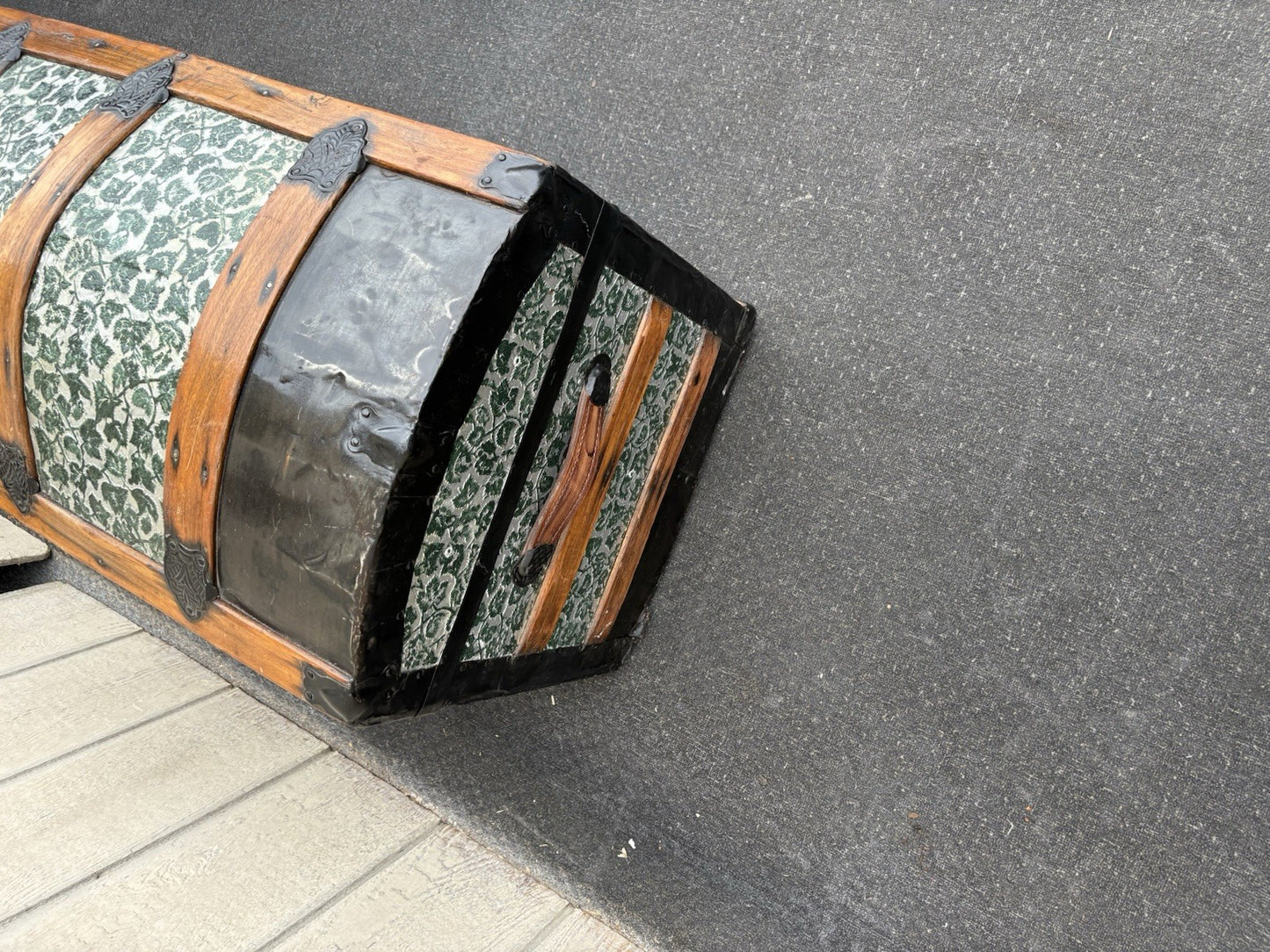 66818 Antique Dome Top Restored Trunk with Tray