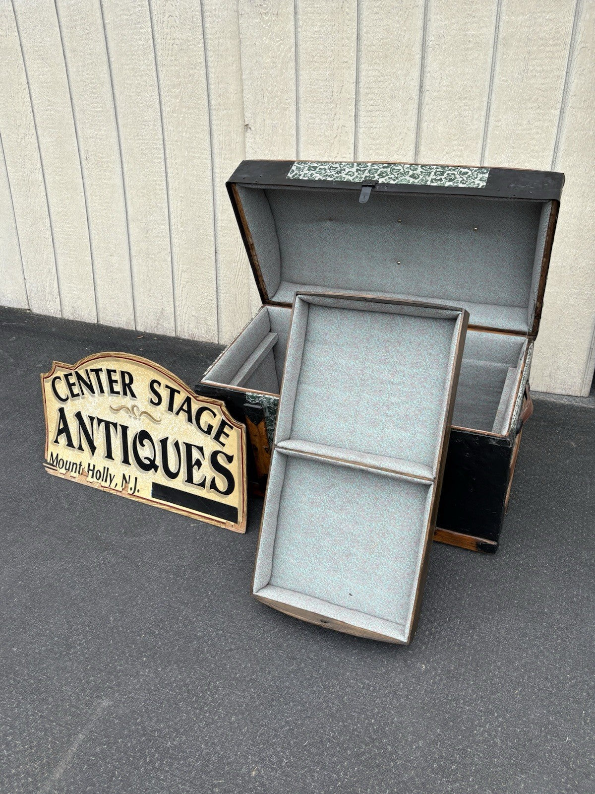66818 Antique Dome Top Restored Trunk with Tray