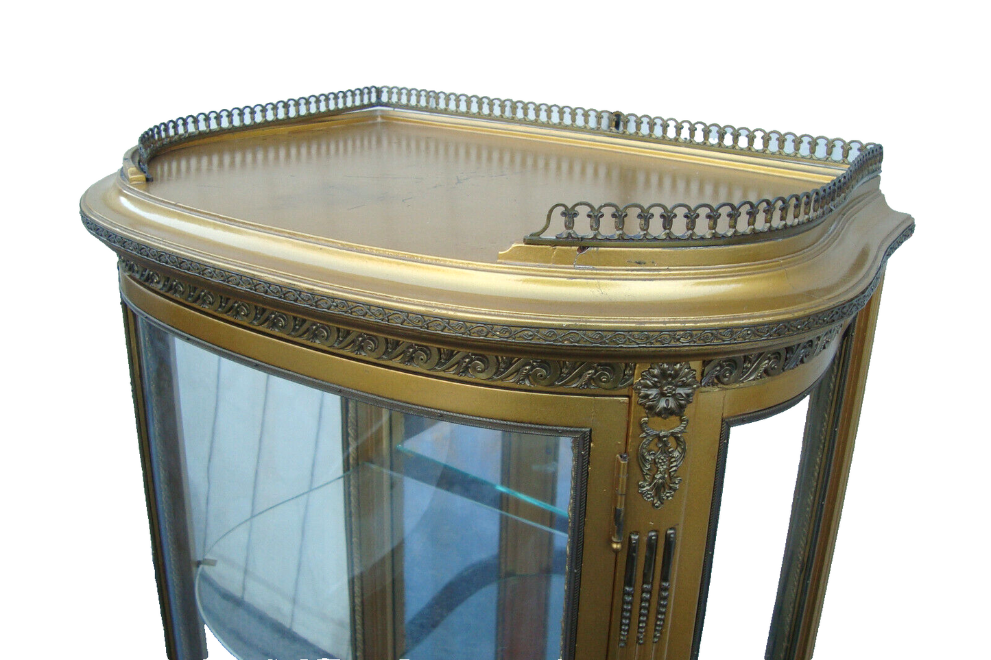 61738 Gold Bow Glass Lighted Curio Cabinet Etergie