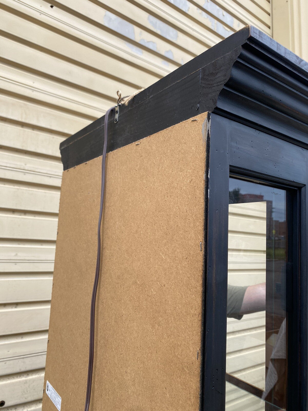 65788  Modern PULASKI Furniture Curio Cabinet Display Case