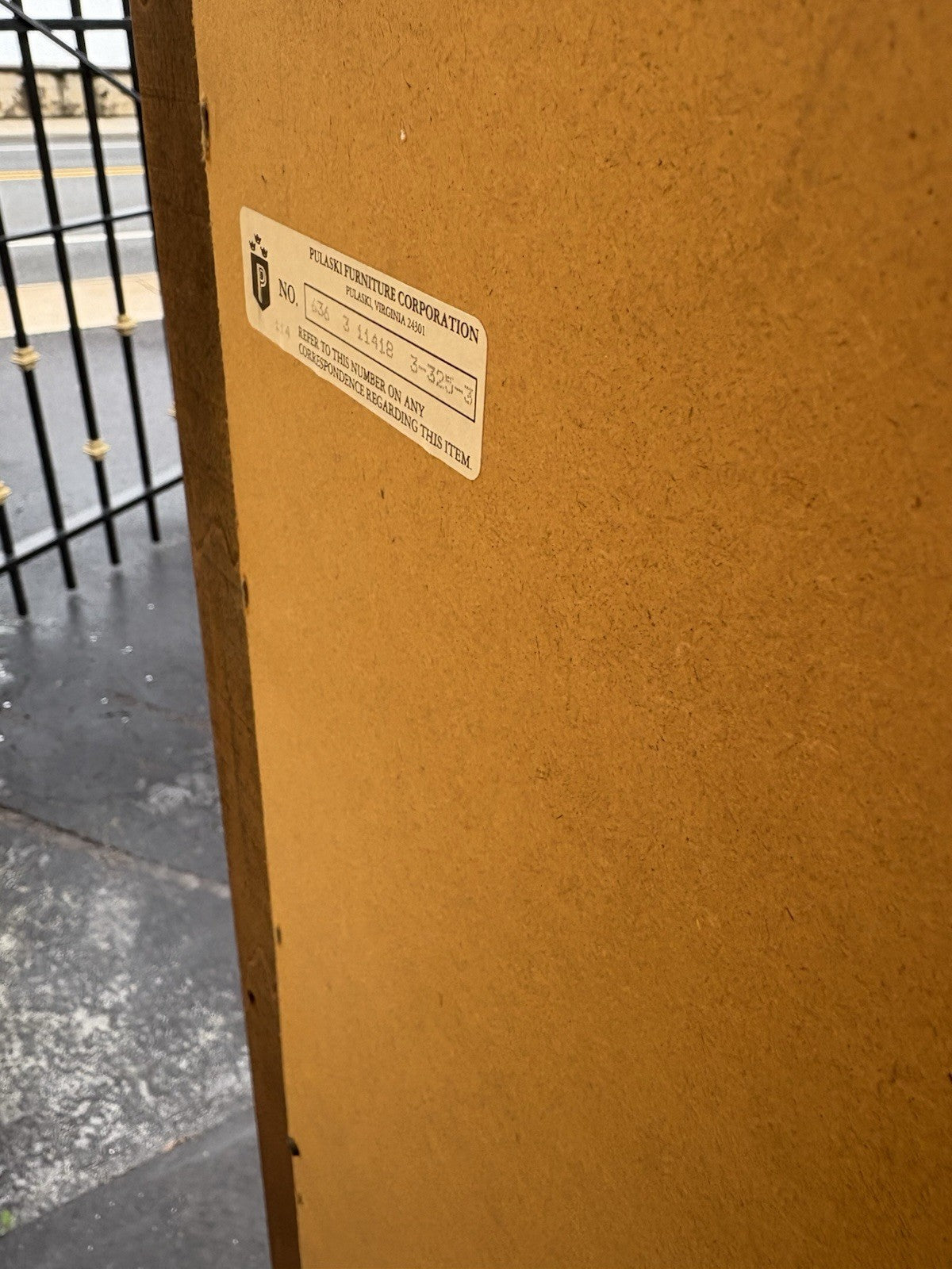 66655 Dome Top Mahogany ETCHED Glass  PULASKI China Cabinet Curio