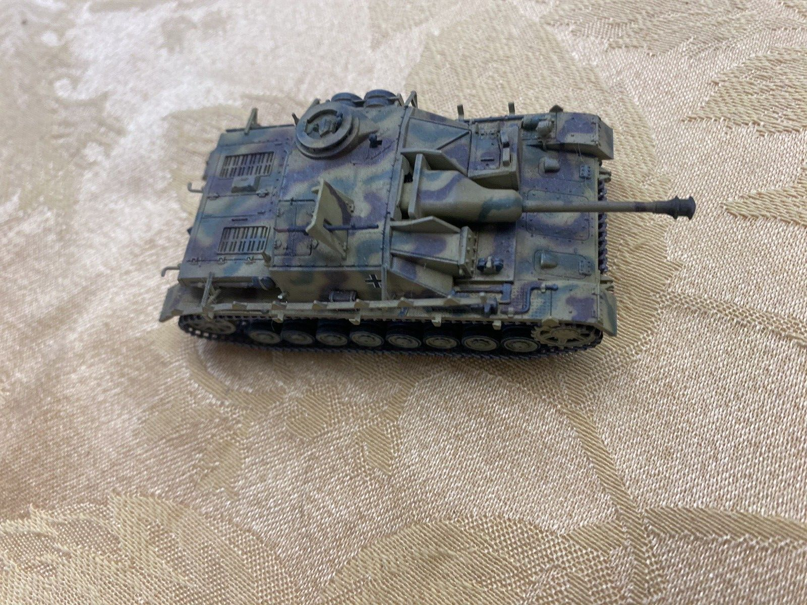 ES 54: Grouping of 7 Military Vehicles  Tanks    3 3/4" to 4" long