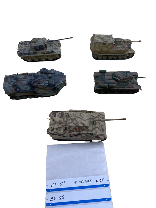 ES 51: Grouping of 5 Military  DIECAST Vehicles Tanks Tank