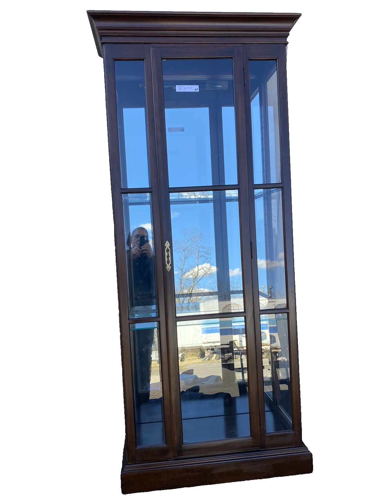 BN 03: Curio China cabinet