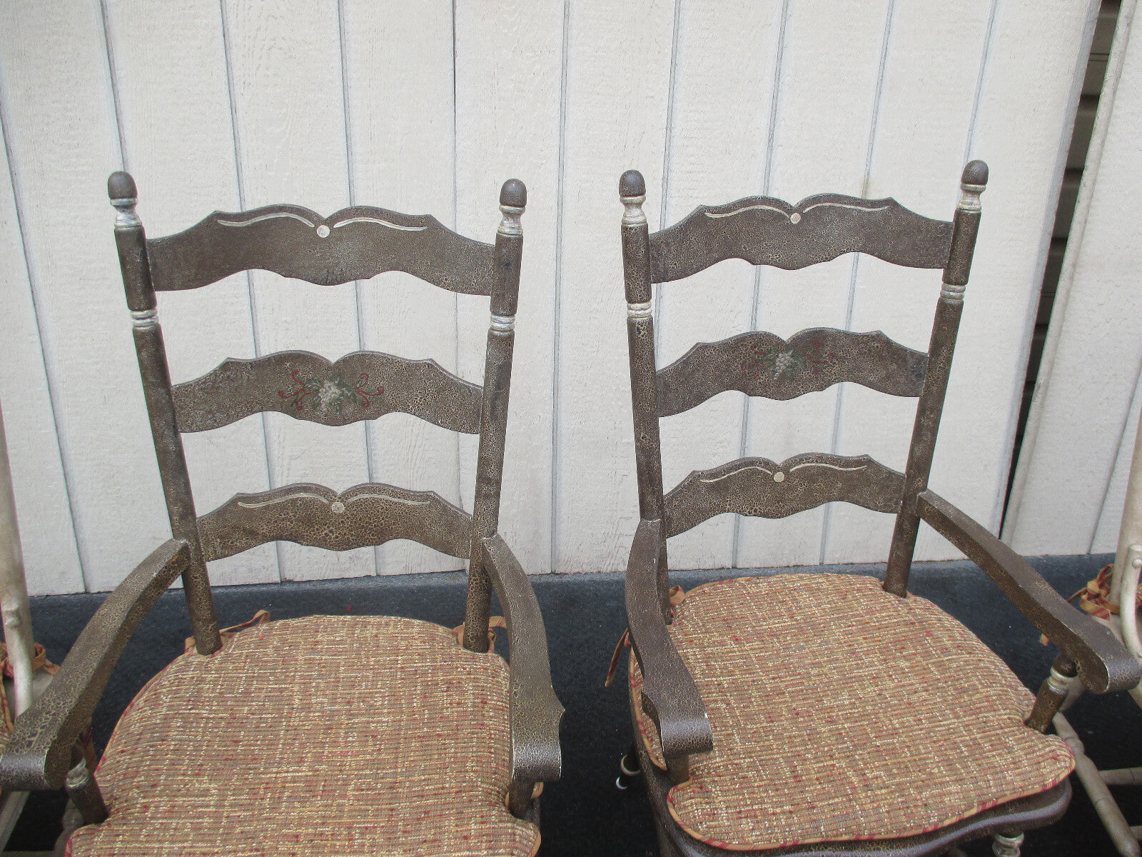 64059   Decorator Dining Table with 6 Chairs