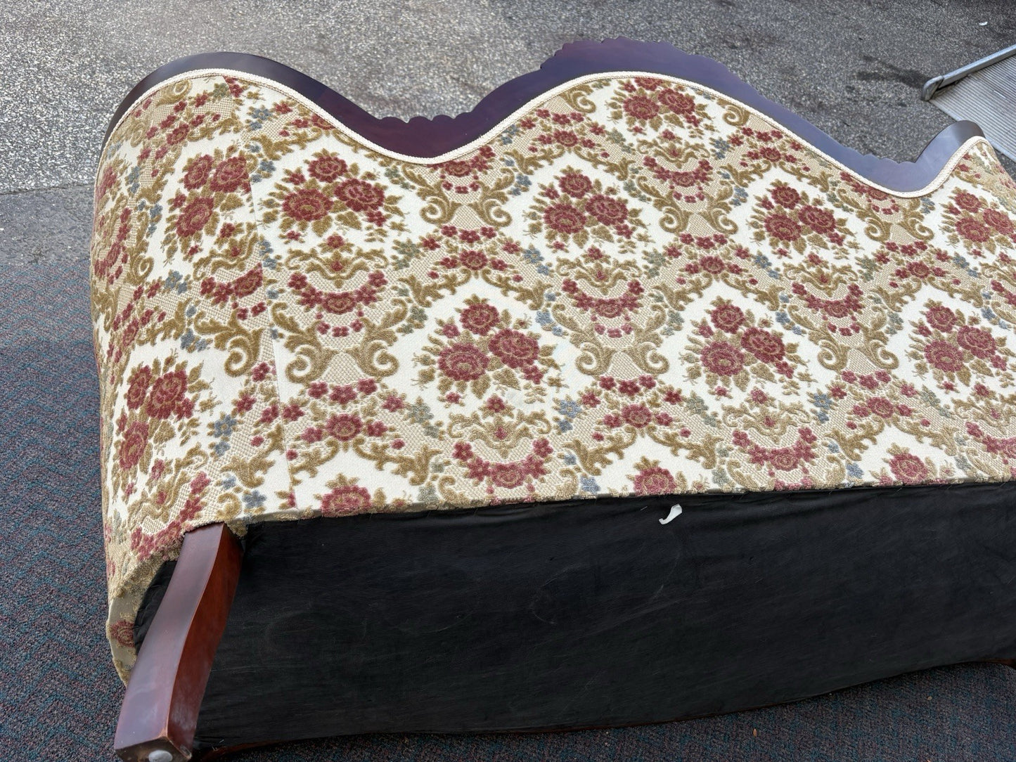 67146 Victorian Furniture??  or  Kimball ??  Victorian Style Sofa Loveseat Chair