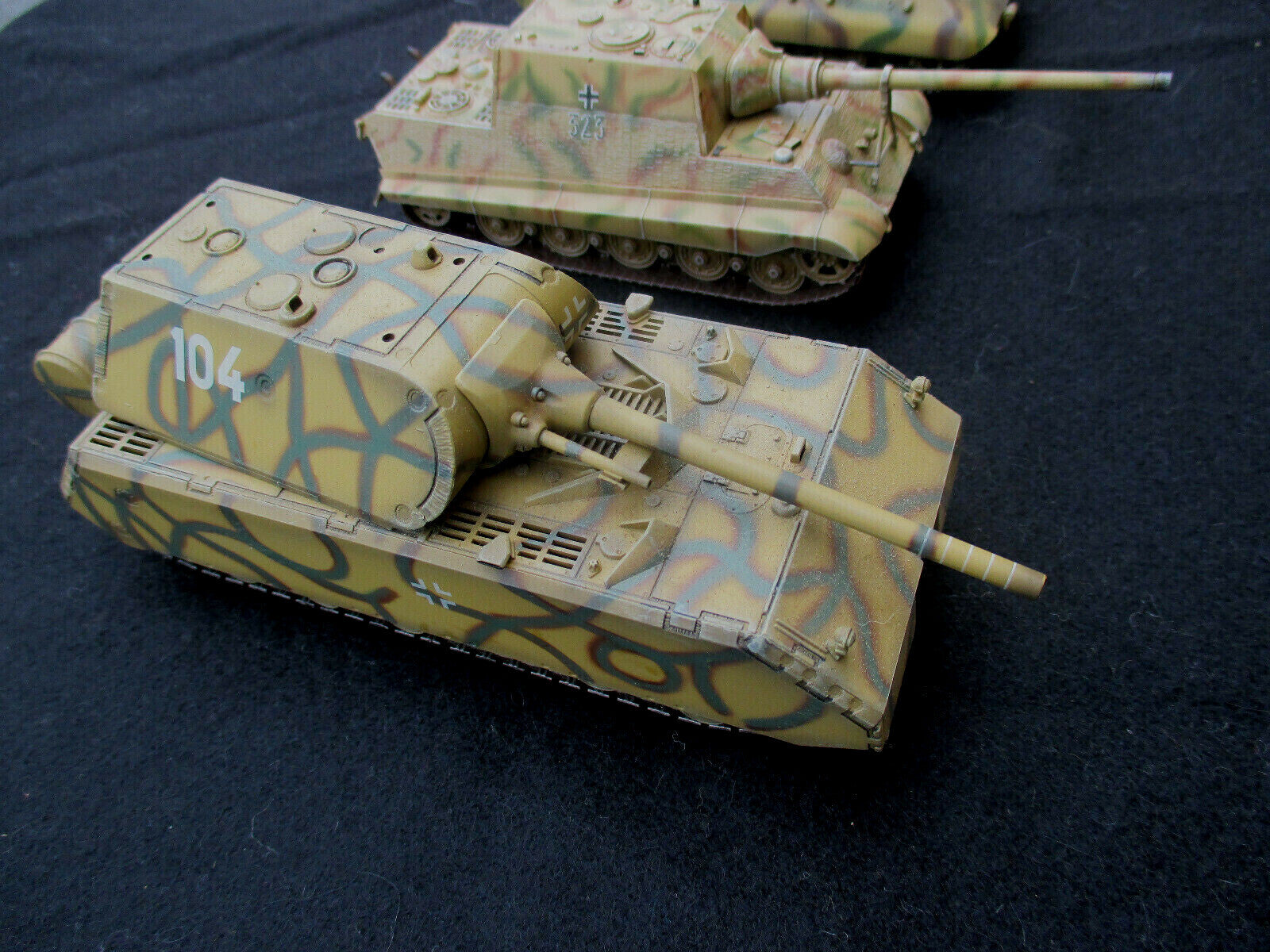 ES52 Dragon Armor Models WWII Collectible Model Grouping of 6 Military Tanks