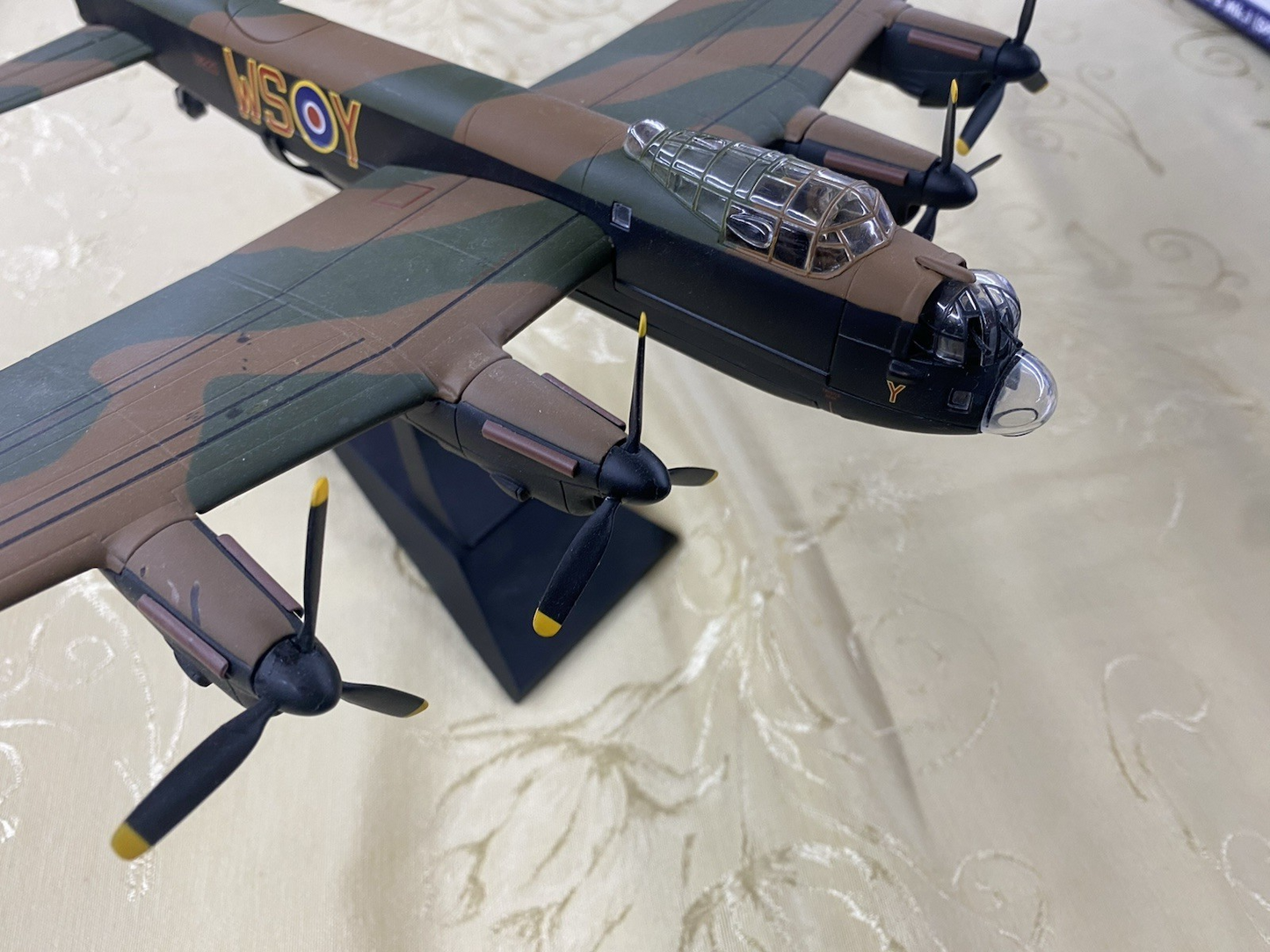 ES 210:   Diecast Airplane Plane AA32618