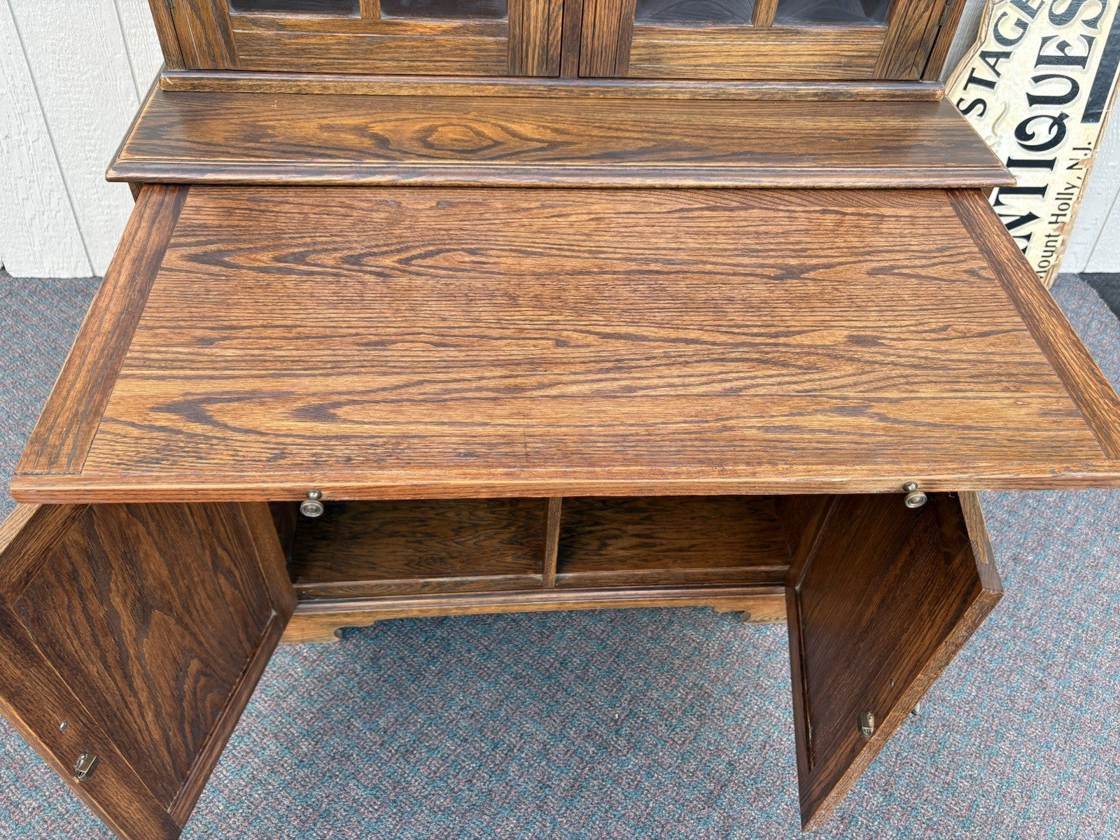 67133 FEUDAL Oak 2 Piece China Cabinet  Convex Glass in Doors