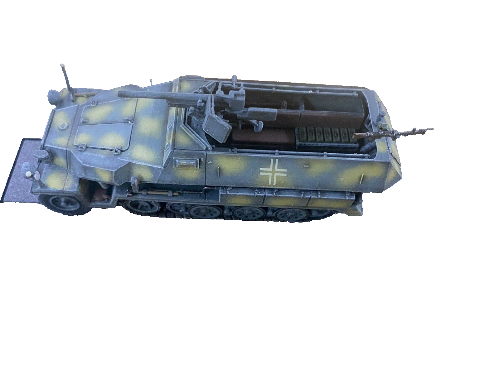 ES 43: 3 Tanks In Showcase 6" x 3" x 2 3/4"H