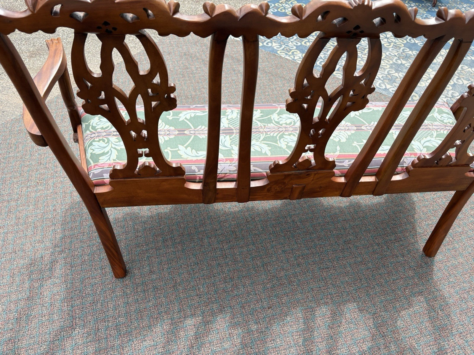 66942   Chippendale Mahogany Claw Foot Settee Loveseat Couch