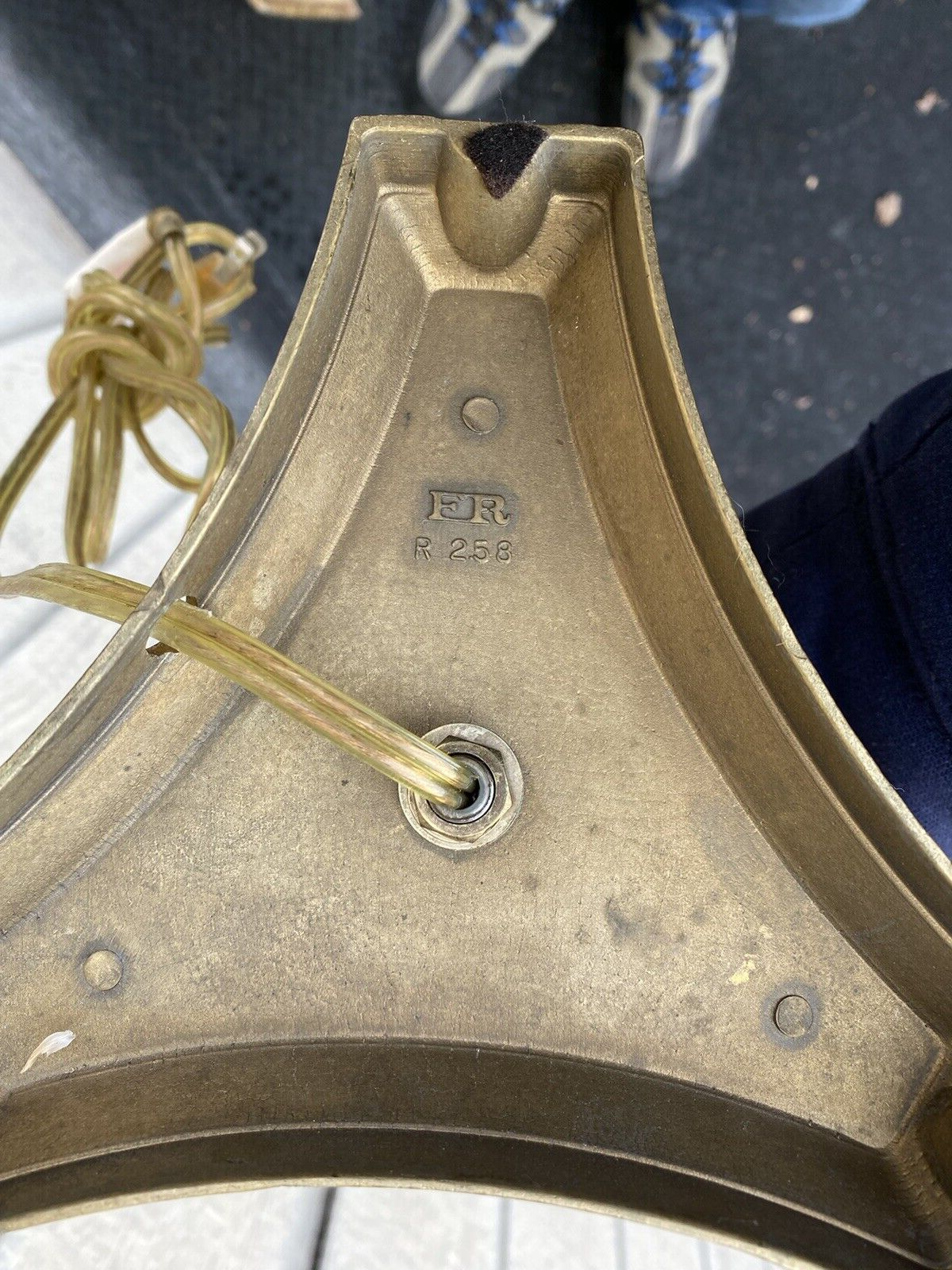 66394    Decorator Table Lamp Light with Shade Stamped  FR r258 on base