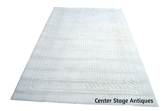 RUG 204:   Ivory Carpet Rug  Size  60" x 100"