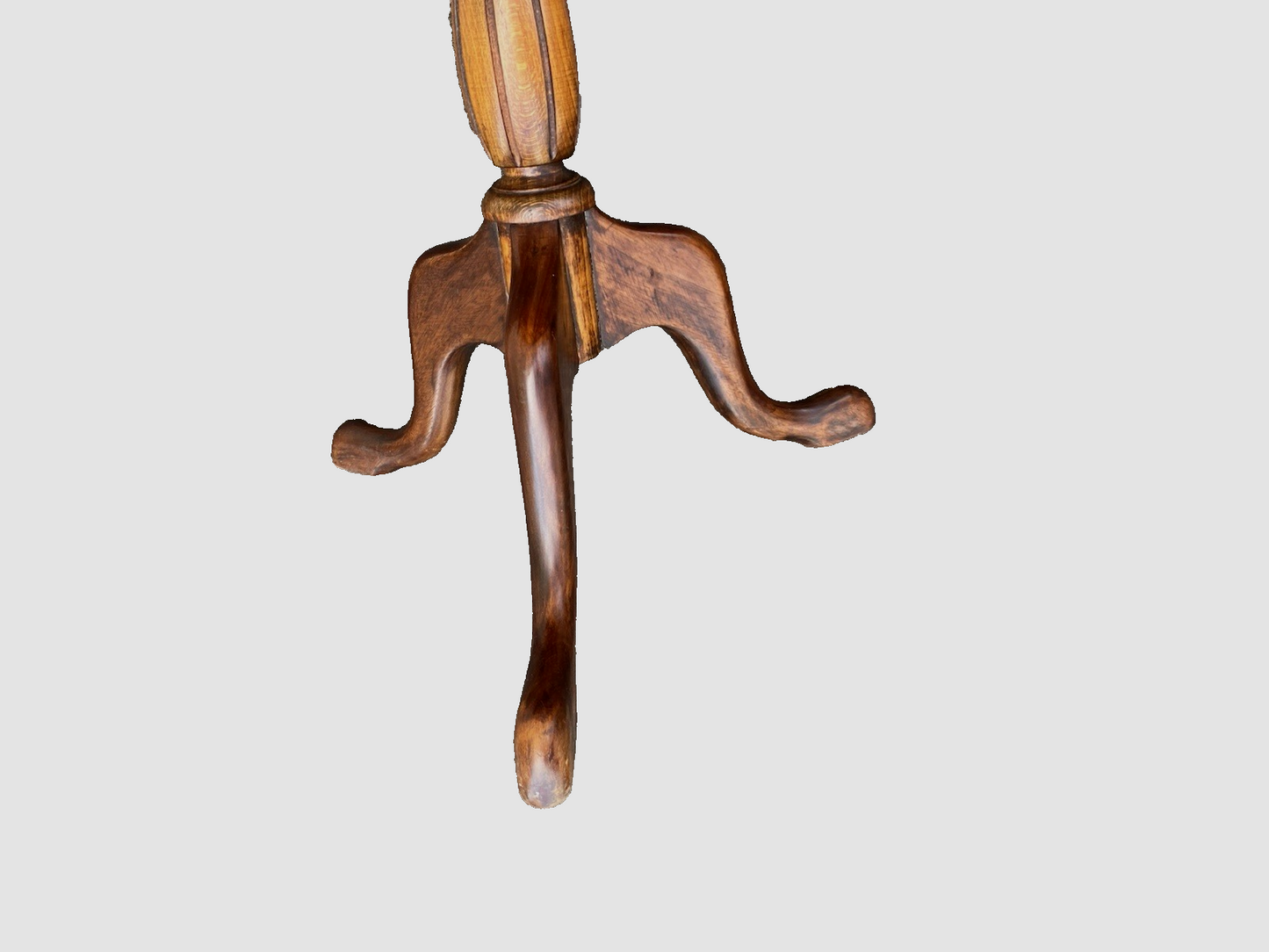 66616 Floral Pie Crust Lamp Table Stand
