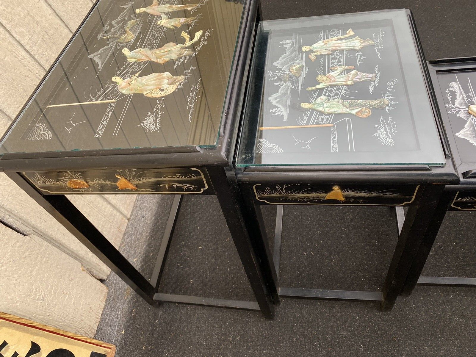 66082   Oriental 4 Stacker Lamp Table Stand s