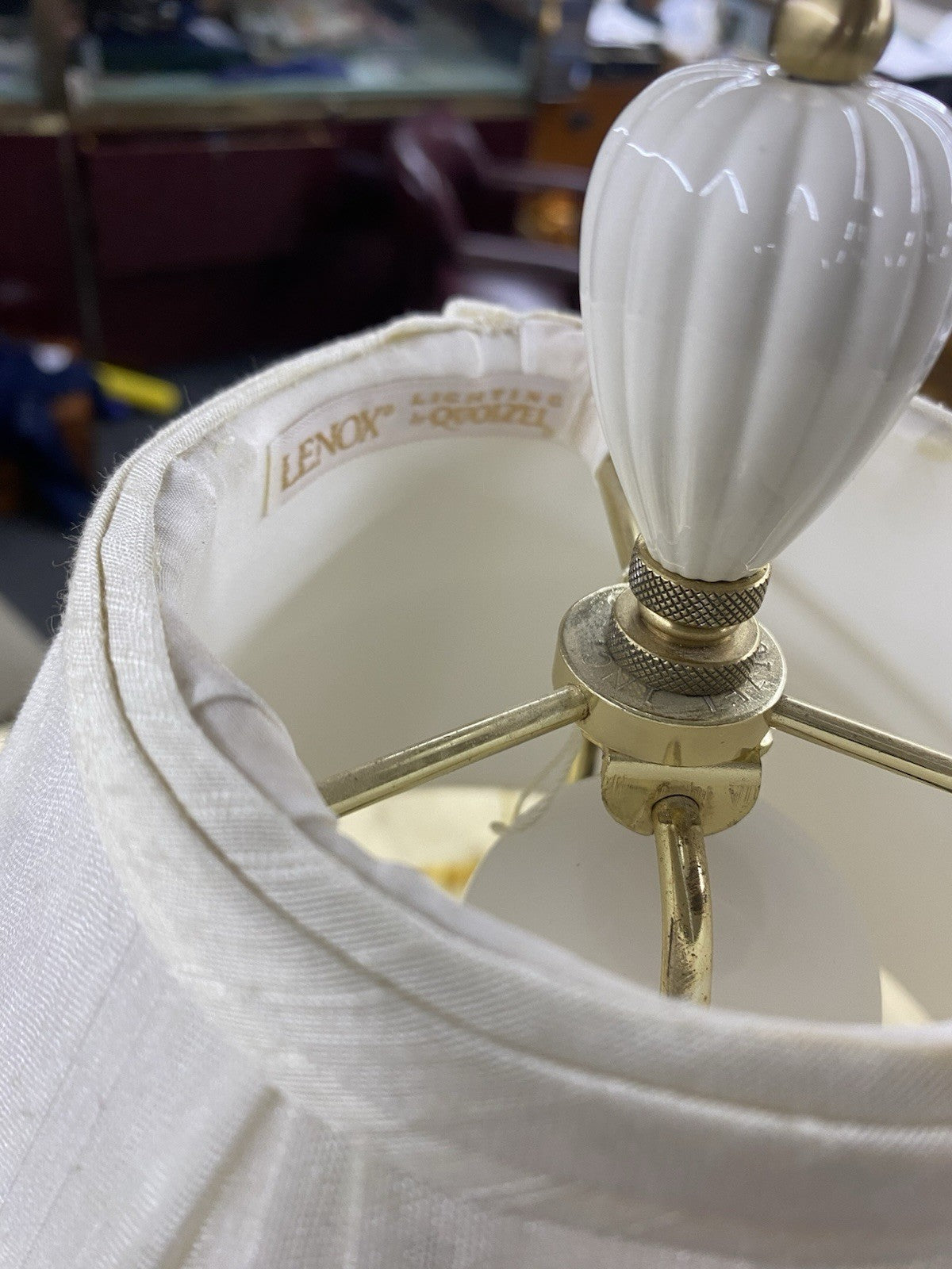 66558 Lenox Quoizel Table Lamp with Lenox Tag on shade