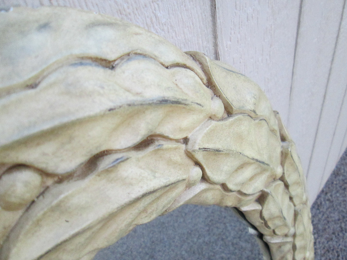 58518 Oval Fancy Carved Romantic Shabby   Decorator Leaf Mirror