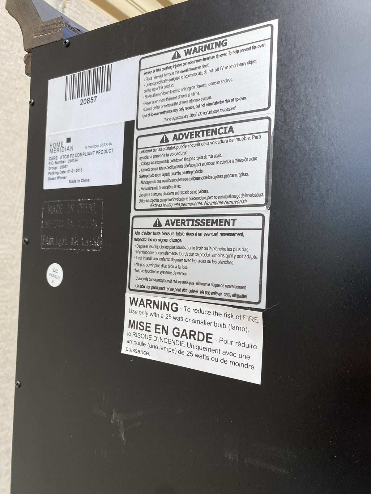 65533  MERIDAN Furnitute Bow Glass Curio Cabinet w/ Plate Glass Shelves