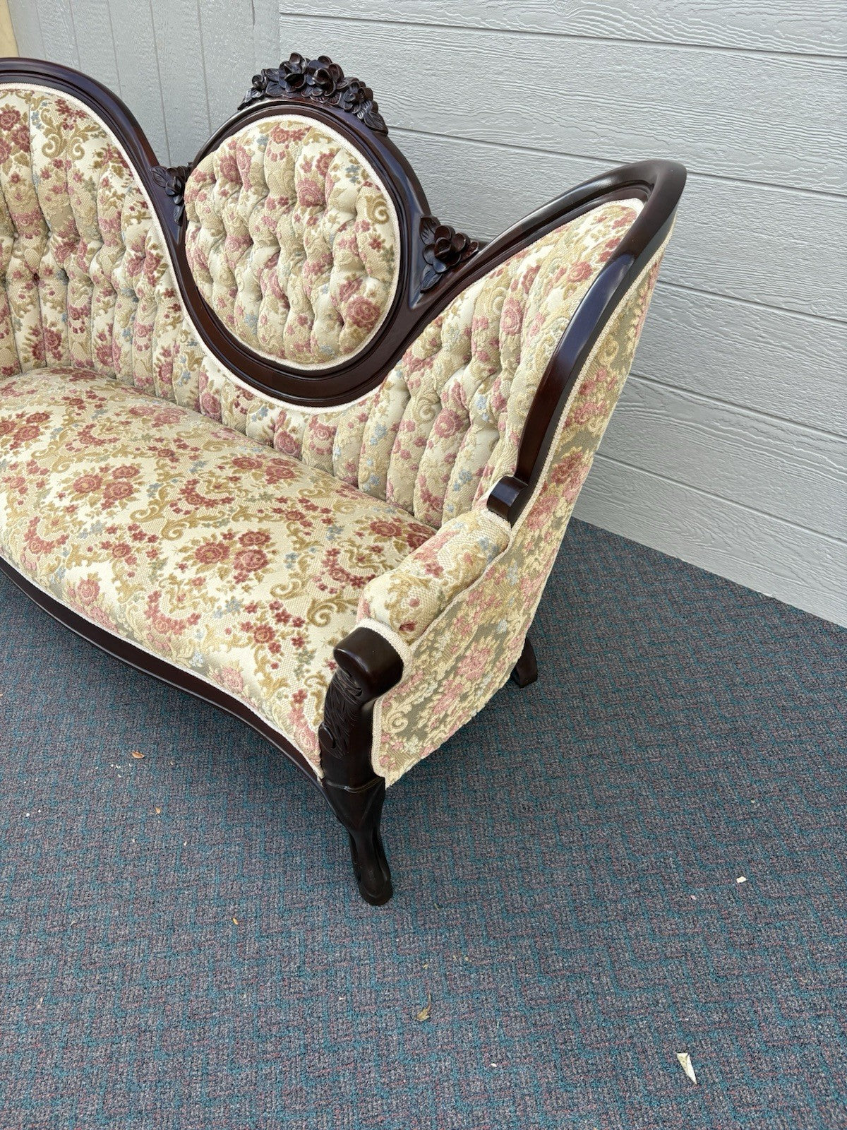 67146 Victorian Furniture??  or  Kimball ??  Victorian Style Sofa Loveseat Chair