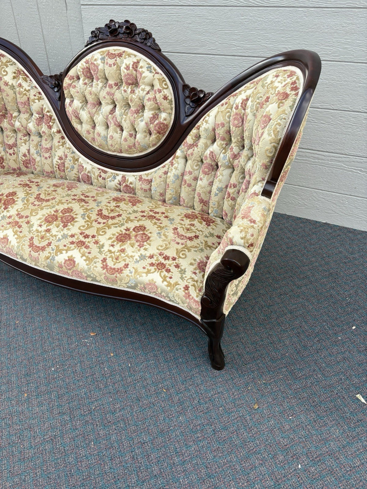67146 Victorian Furniture??  or  Kimball ??  Victorian Style Sofa Loveseat Chair