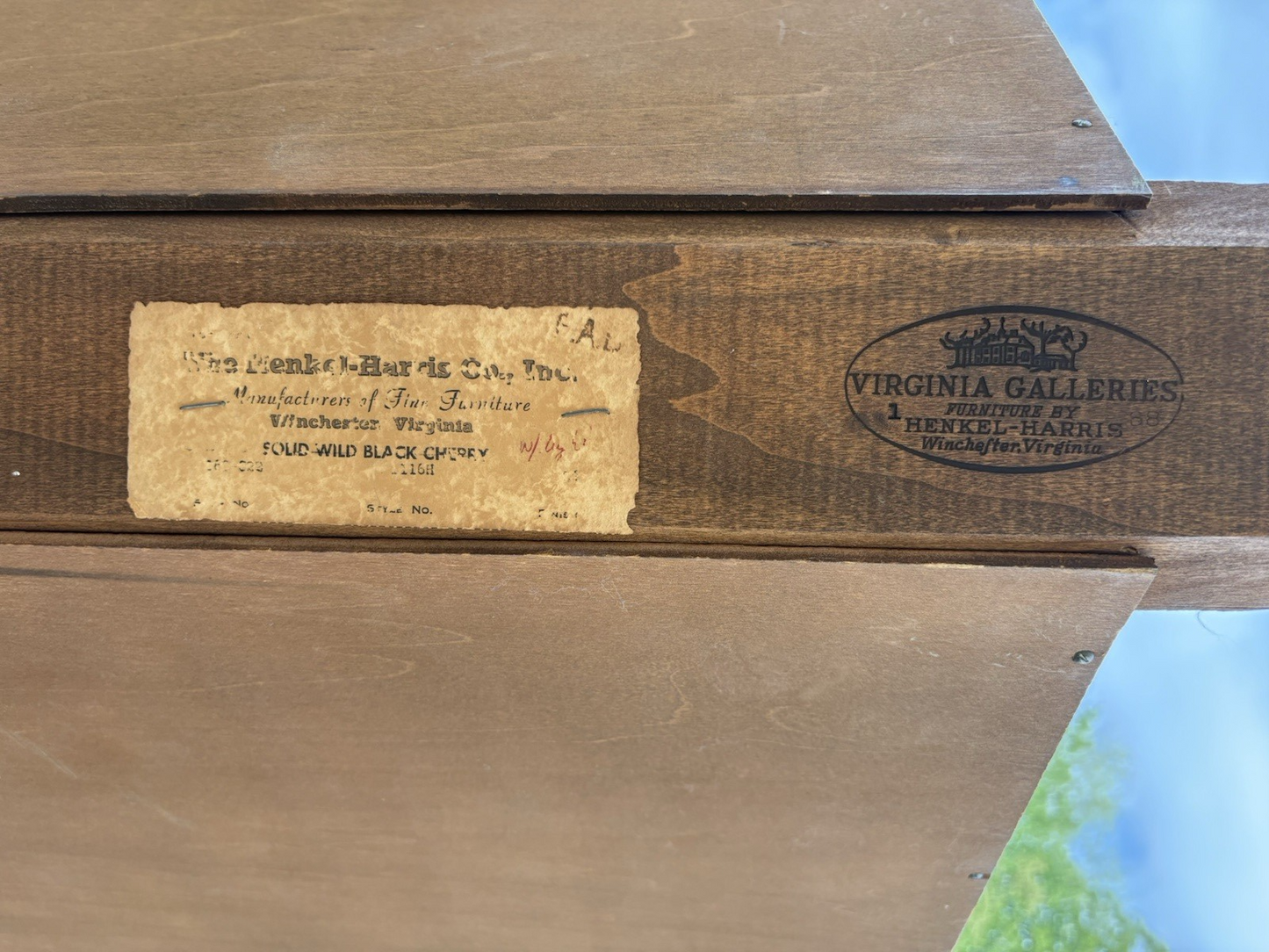 66652 Solid Cherry Henkel Harris Virginia Galleries Corner China Cabinet Curio