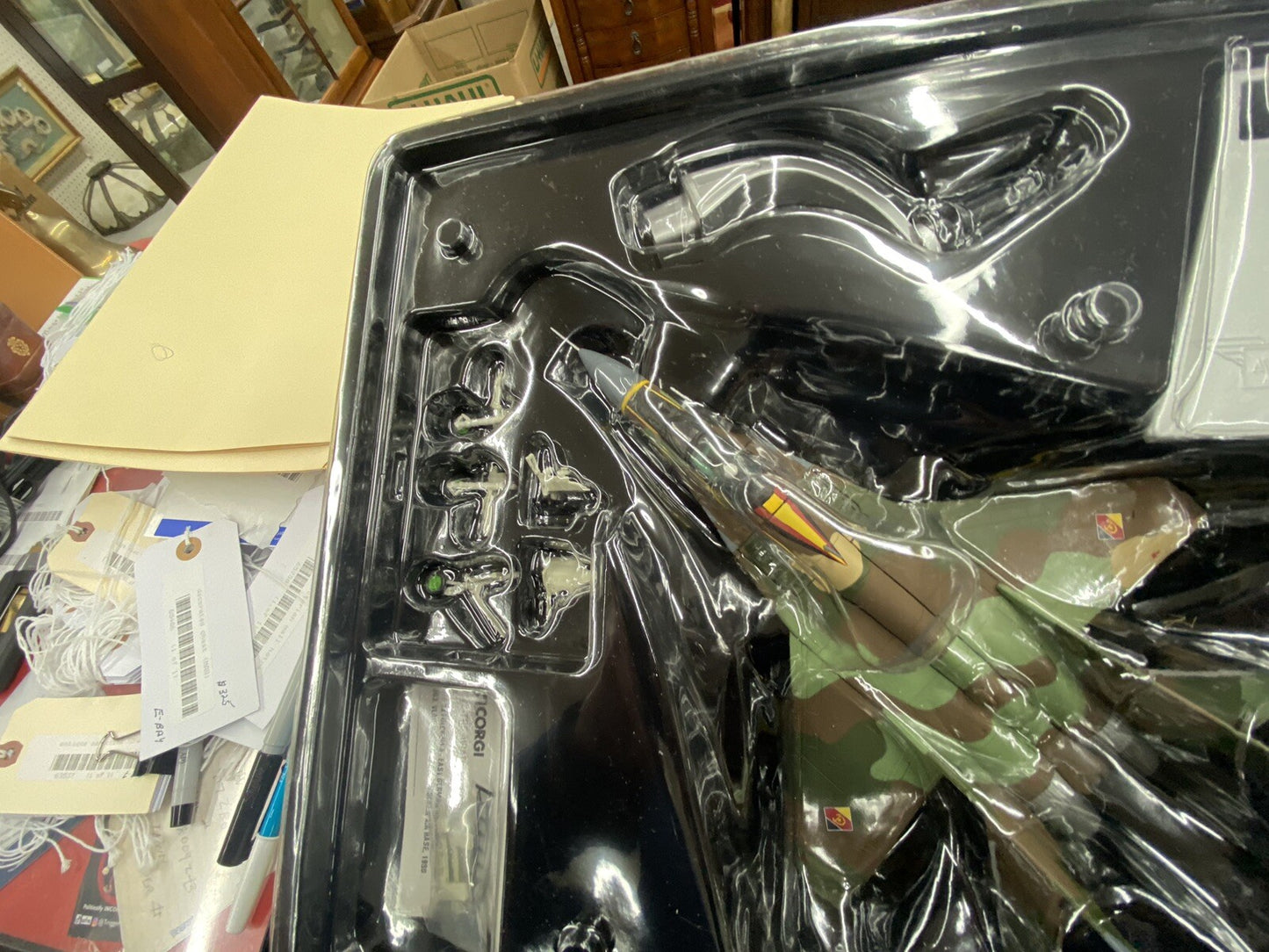 ES 207 :   Corgi AA37501 MIG 29 FULCRUM AEAST GERMANY VLadimir KOMAROW 1990