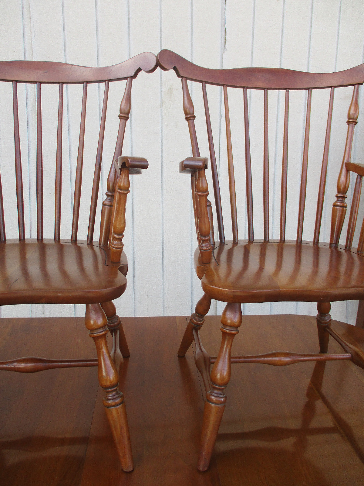 64226   Thomasville Cherry Dining Table w/ leaf  +  6 Chair s
