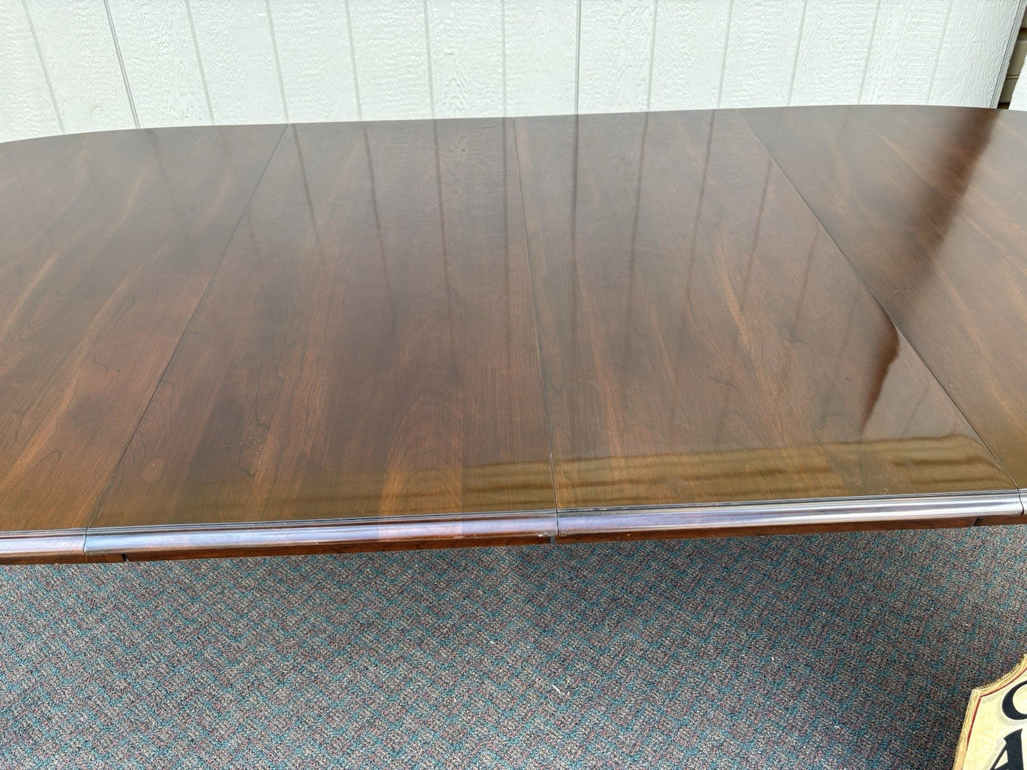 00001 ETHAN ALLEN Mahogany Dining Table with 2 Leafs