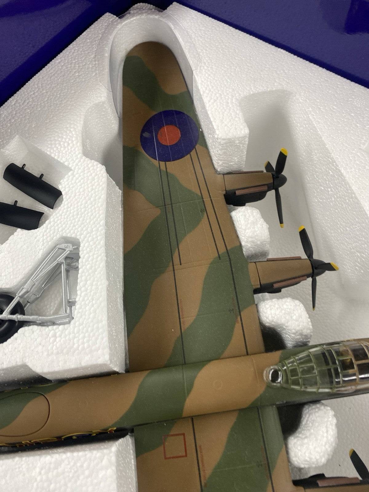 ES 210:   Diecast Airplane Plane AA32618