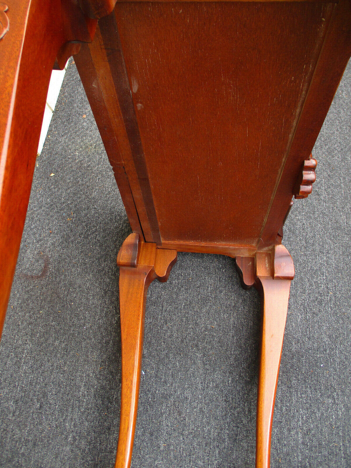 63334 GEORGIAN FURNISHINGS Solid Mahogany Flip Top Game Table w/ Drawer