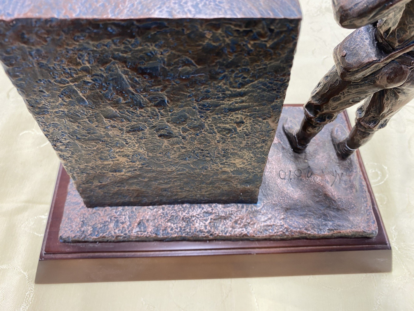 ES : Bill of Rights N R A 2010 SIZE  12" x 7" x 11"H