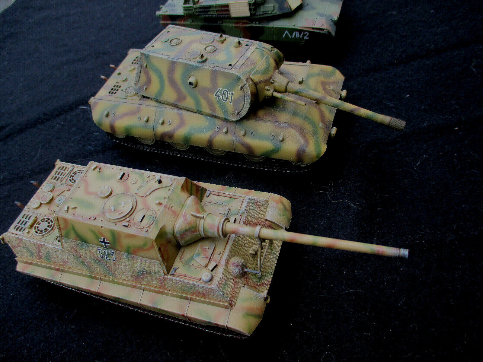 ES52 Dragon Armor Models WWII Collectible Model Grouping of 6 Military Tanks