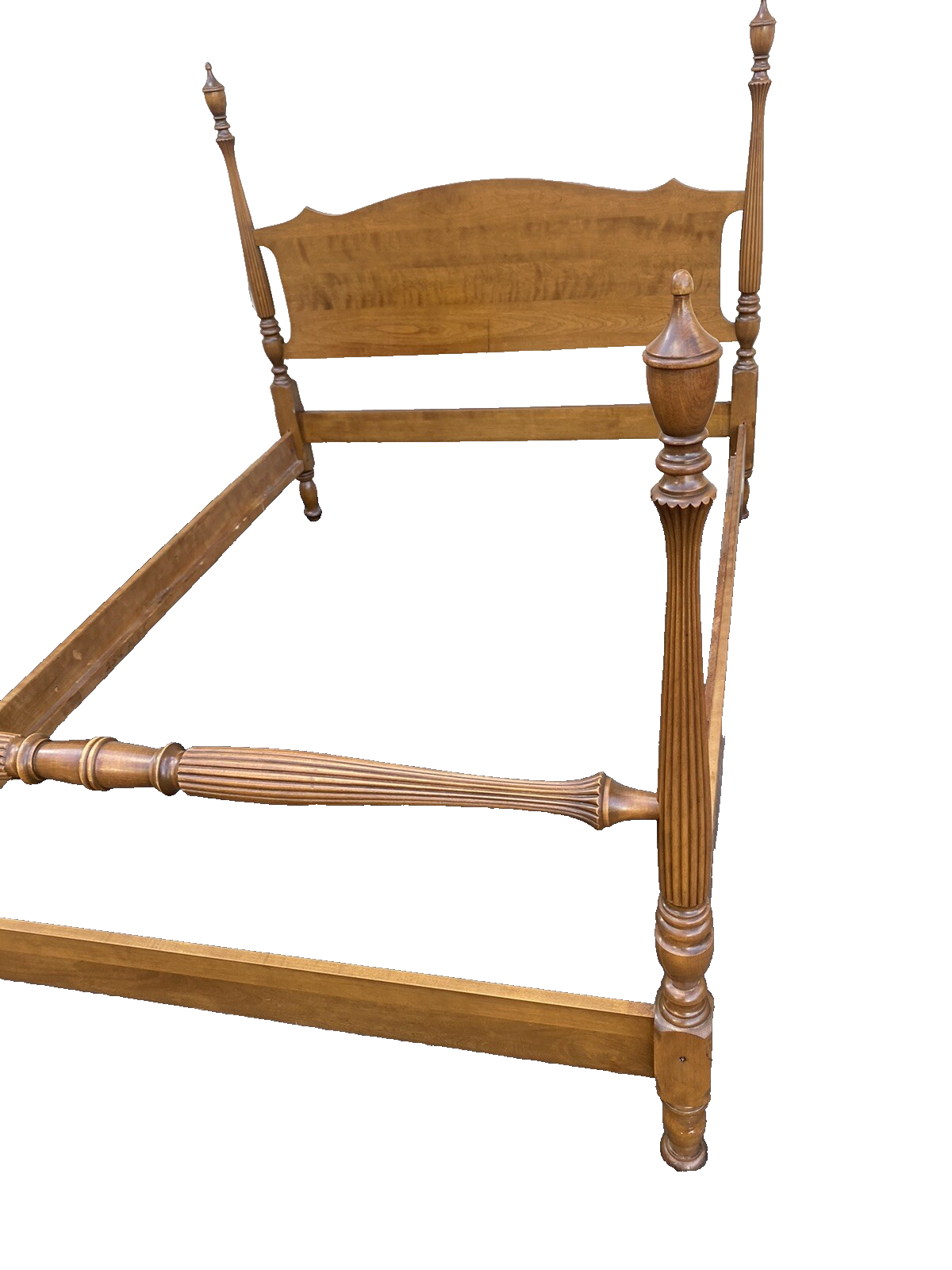 65947    Solid Maple Full Size Poster Bed with Rails