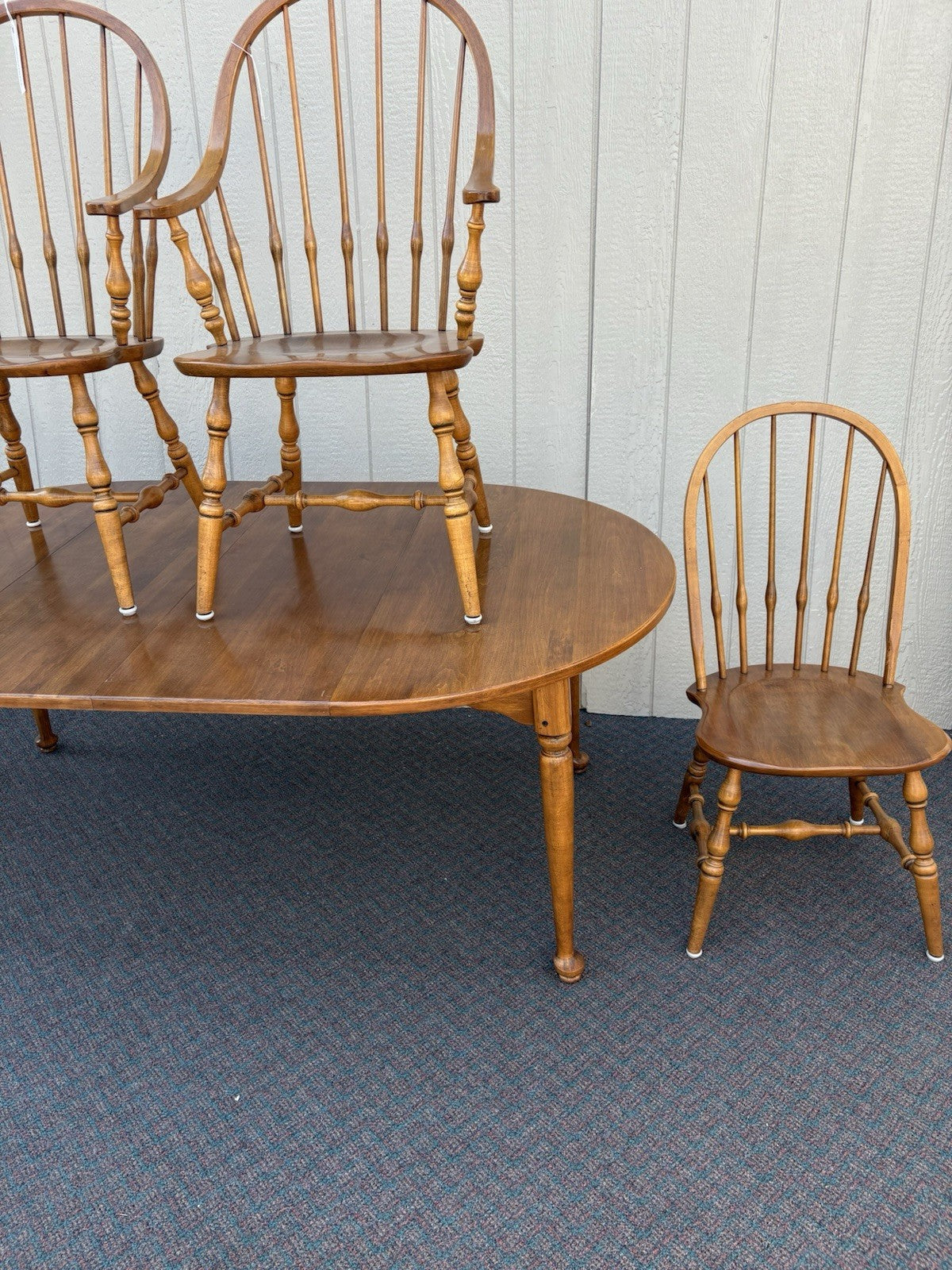 66858 ETHAN ALLEN Maple Dining Table W/ 2 Leafs + 4 Windsor Chair s