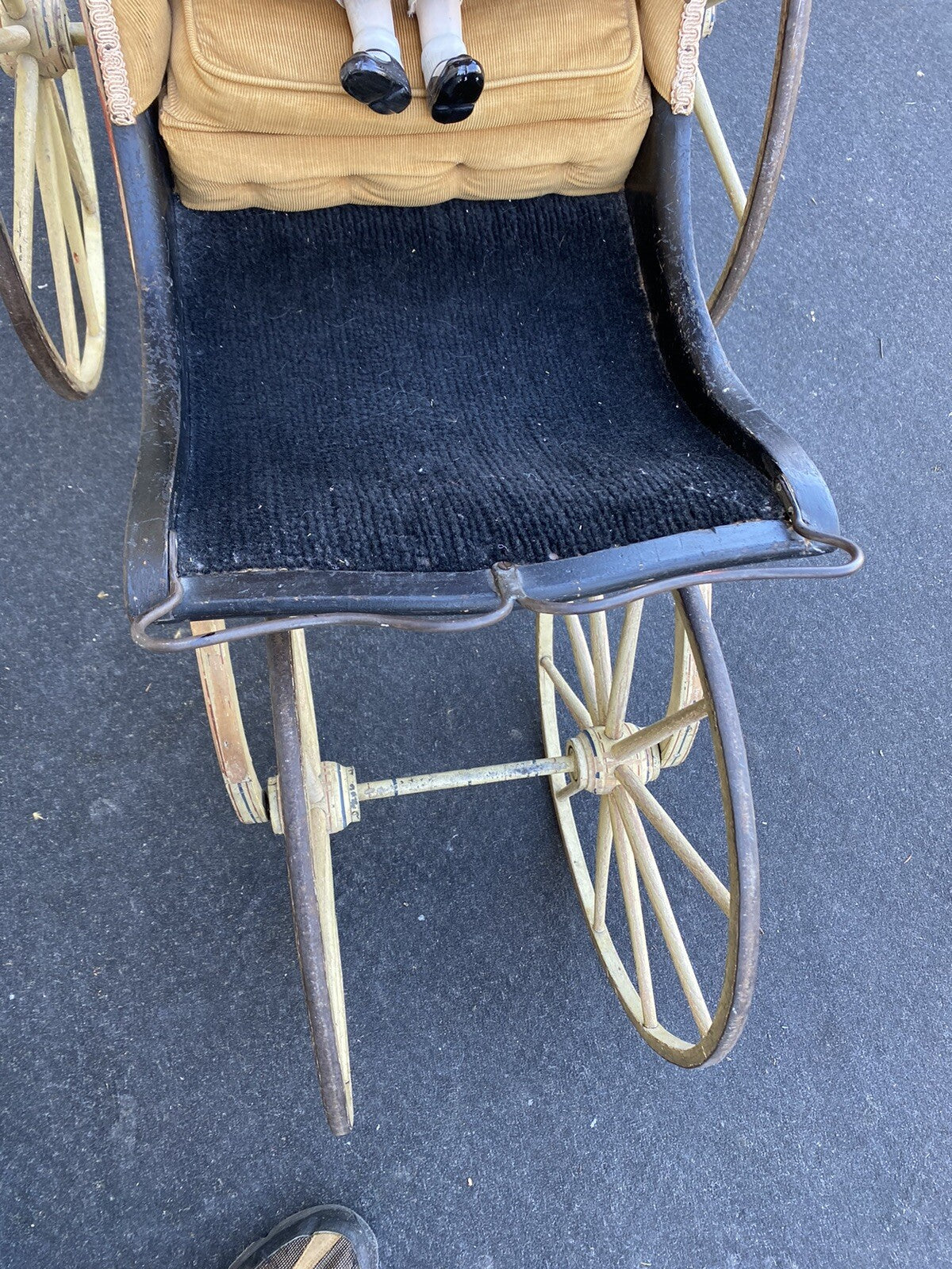 65400   RARE Antique AMISH Baby Buggy Stroller Has Hand Painted Stenciled Design