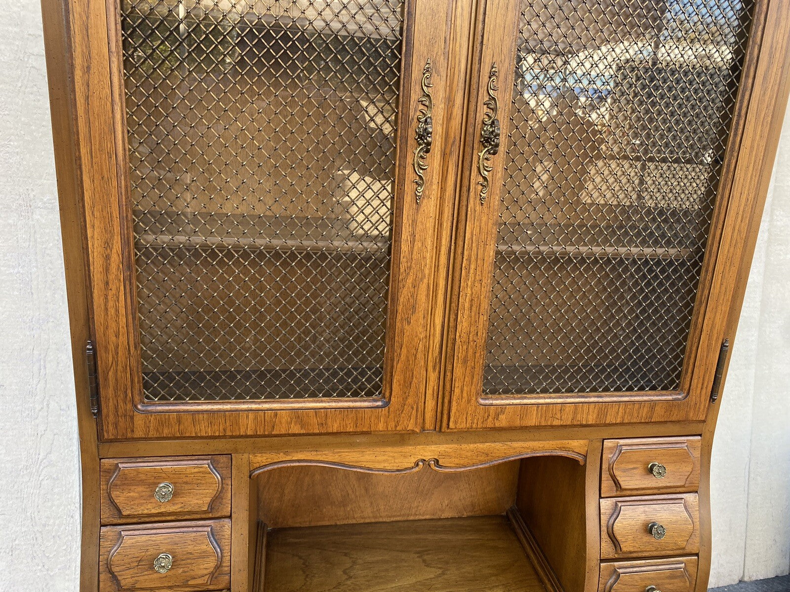 66017   THOMASVILLE Oak French Country W/ Bookcase Top