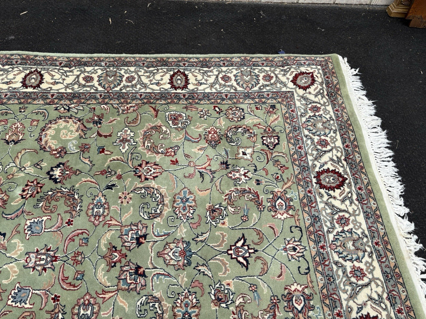 RUG 10: Oriental Carpet Rug SIZE 9' 6" x 6'