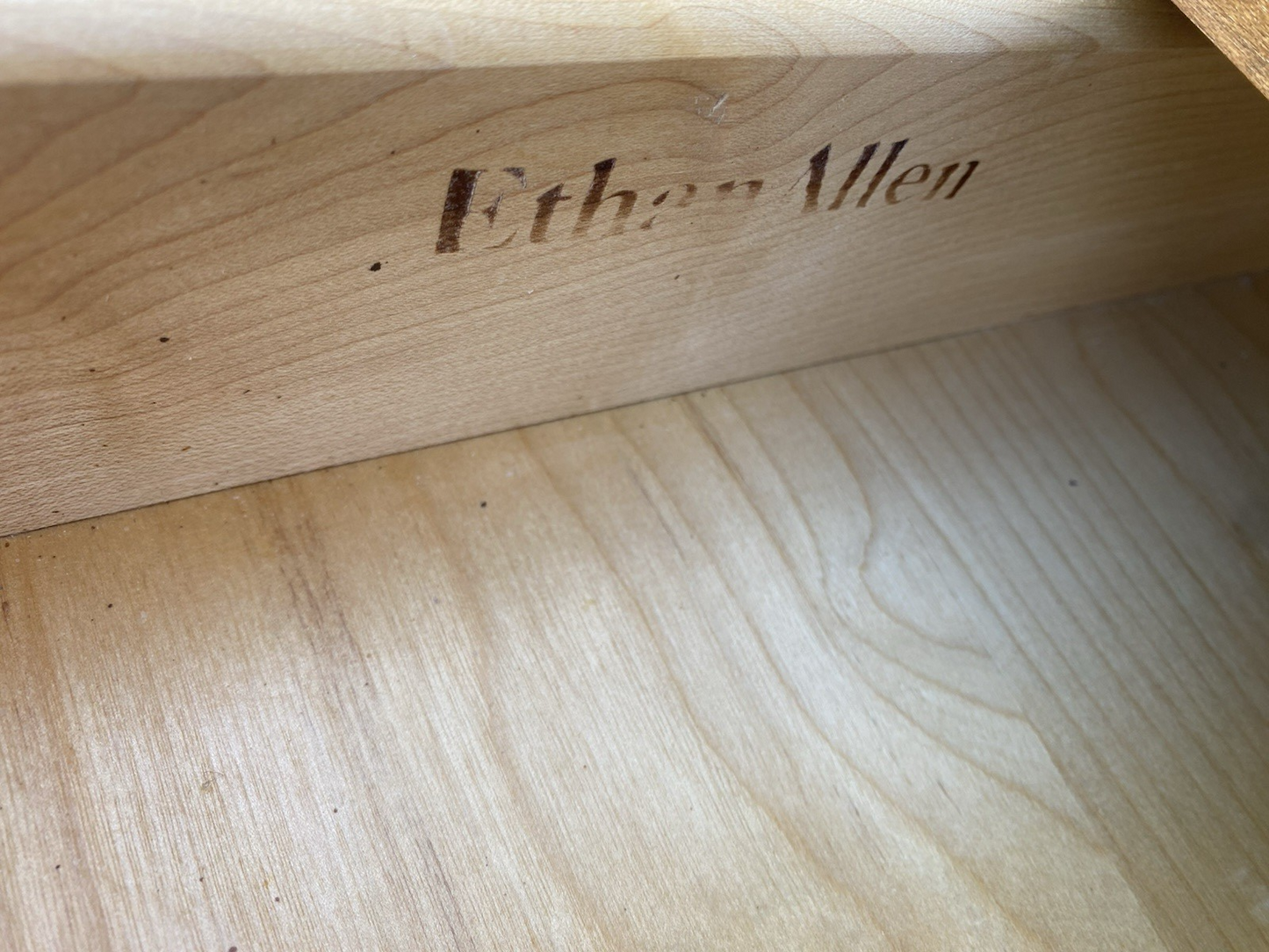 66555 ETHAN ALLEN Maple Dresser Chest