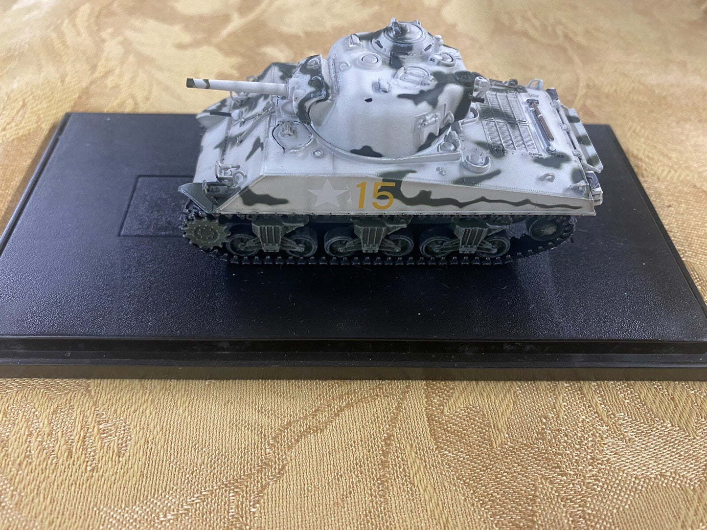 ES 41:   3 Tanks In Showcase s   Showcase size 6" x 3" x 2 1/2"H