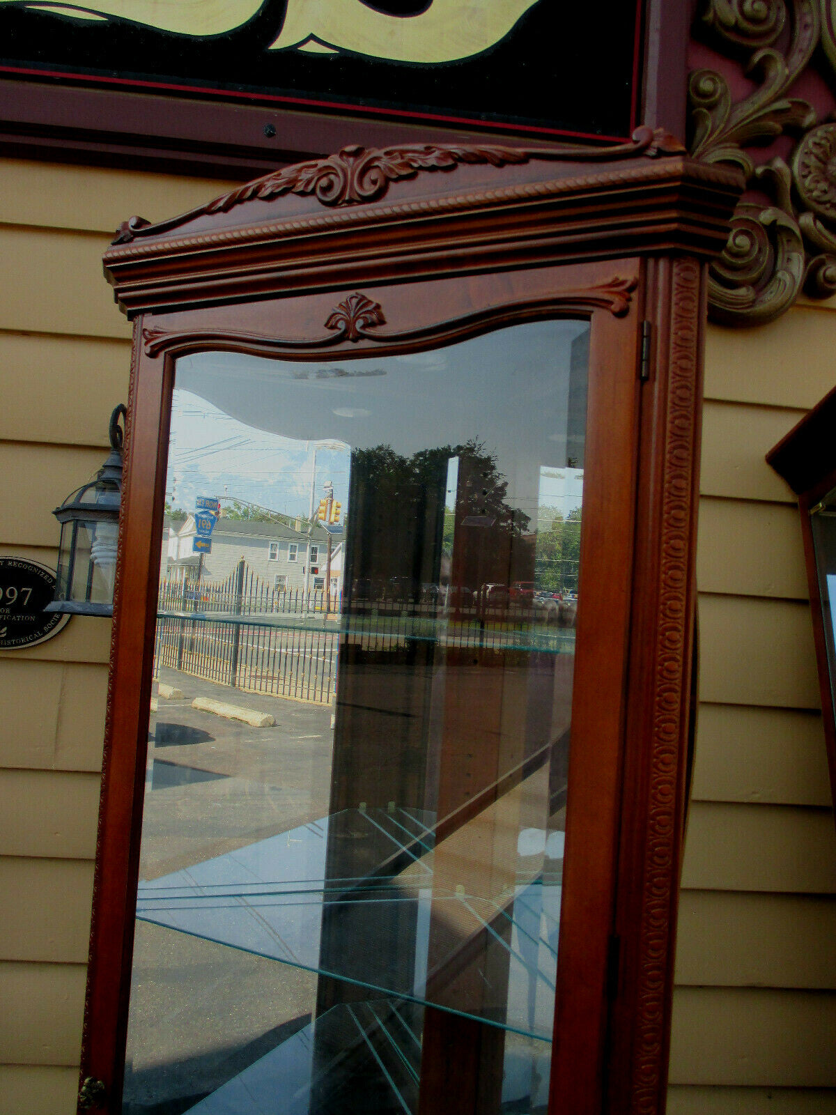64476  PULASKI Lighted Corner China Cabinet Curio