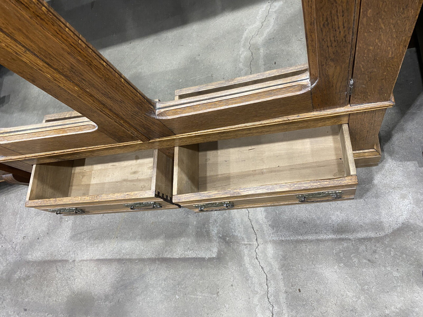 65564   Antique Victorian Oak 2 Door Wardrobe Cabinet