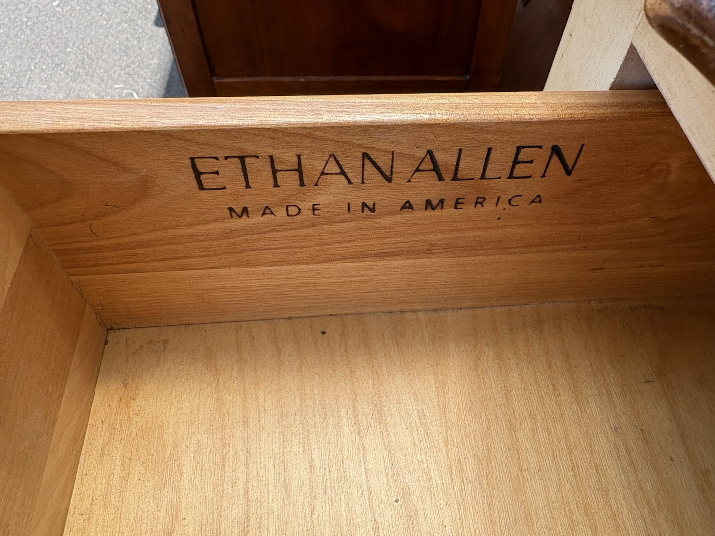 66785  Pair ETHAN ALLEN Decorator Nightstand End Table Stand s