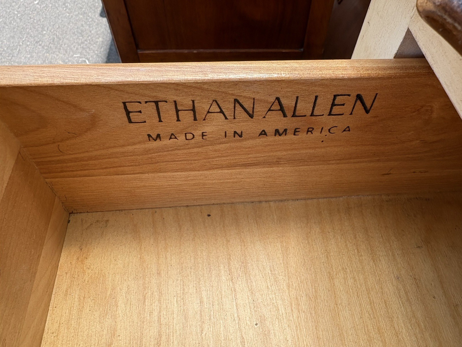 66785  Pair ETHAN ALLEN Decorator Nightstand End Table Stand s