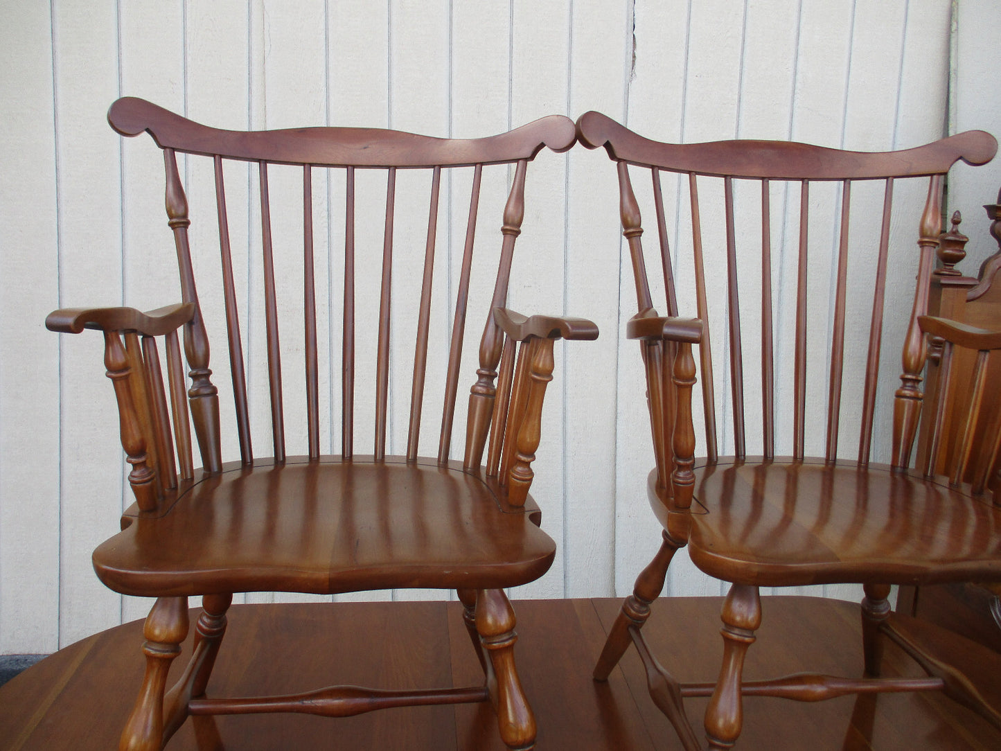64226   Thomasville Cherry Dining Table w/ leaf  +  6 Chair s