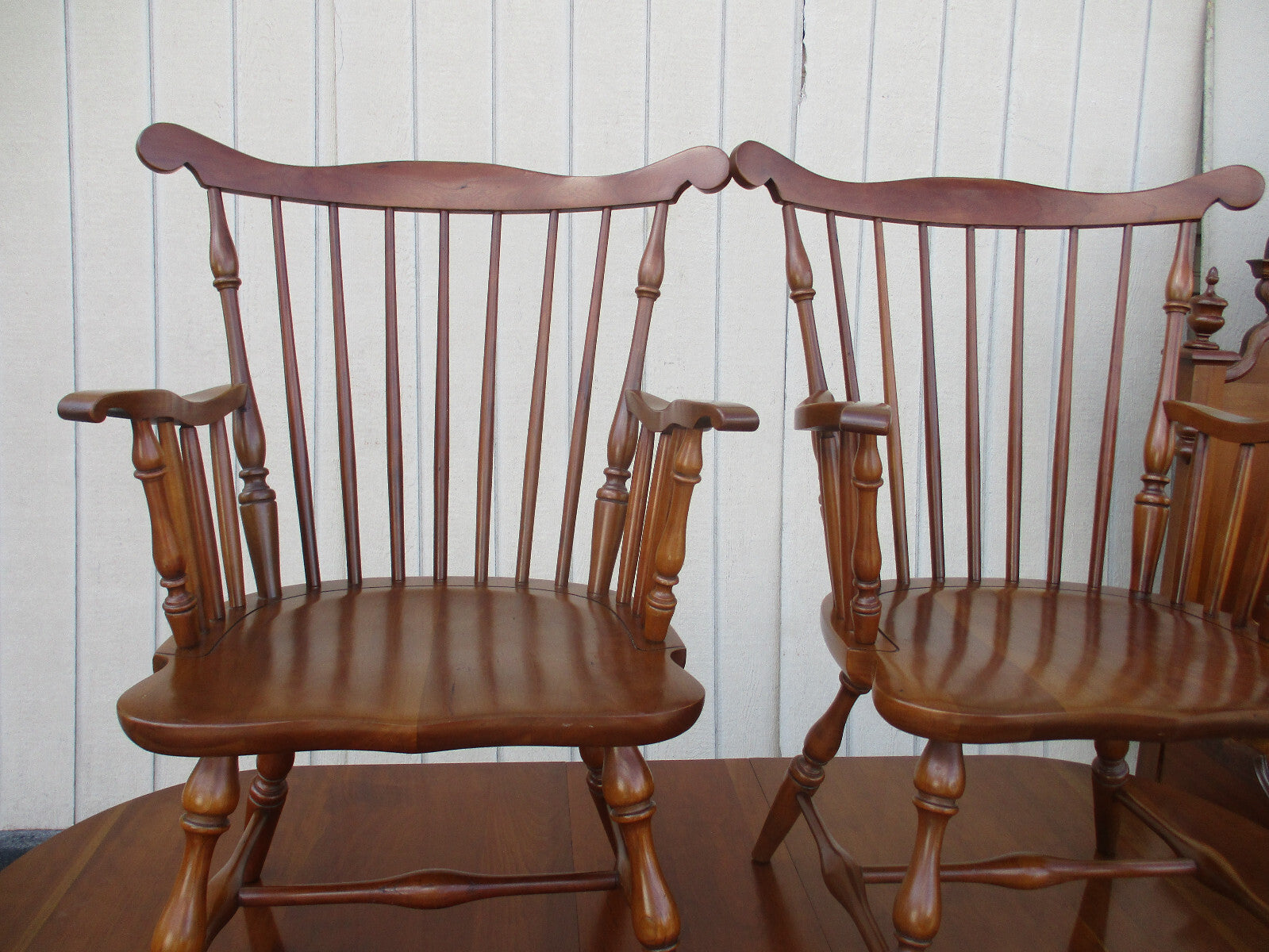 64226   Thomasville Cherry Dining Table w/ leaf  +  6 Chair s